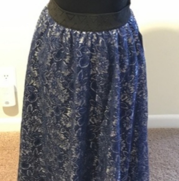 LulaRoe Elegant lucy - Picture 2 of 6
